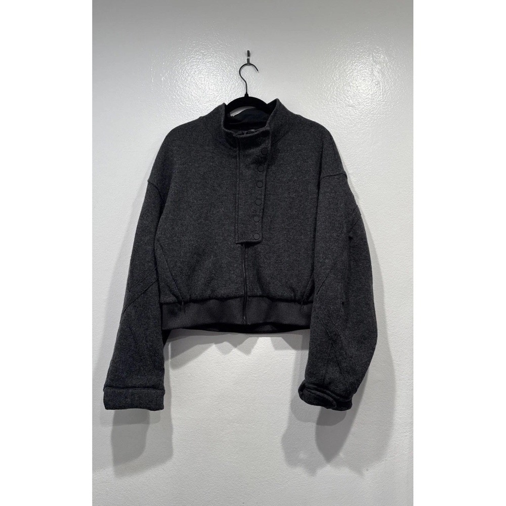 Alo‎ Yoga Cropped Gray Strut Jacket Wool Blend Minimalist Modern Winter City